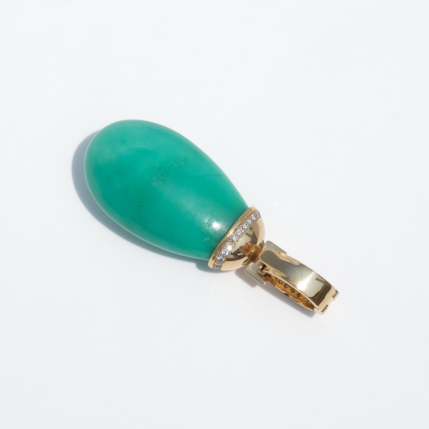 18K Gold, Chrysoprase and Diamond Pendant by Horacio Achinelli In Good Condition For Sale In Stockholm, SE
