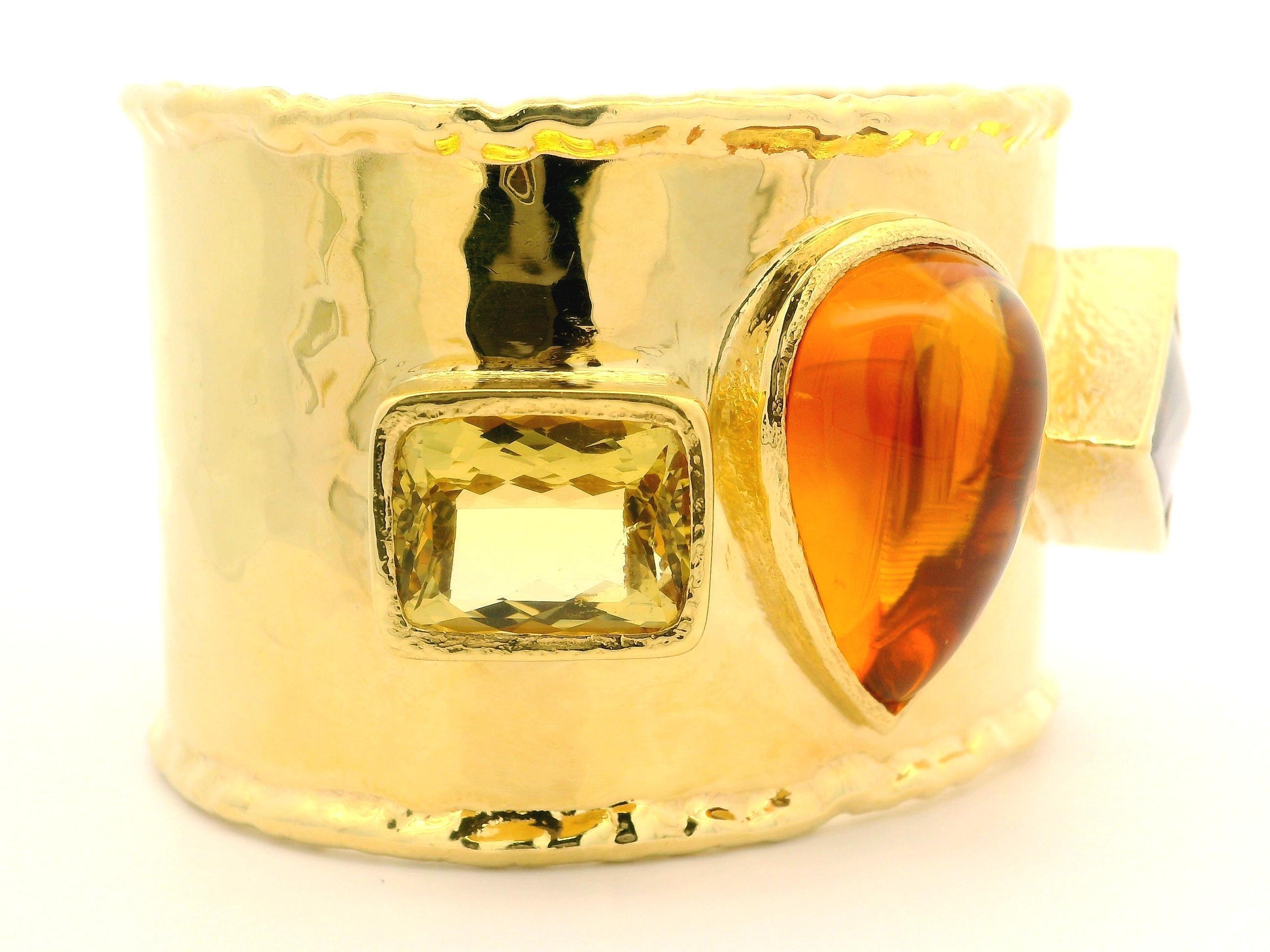 Bracelet manchette évasé large et martelé en or 18 carats, quartz, citrine et tourmaline en vente 3