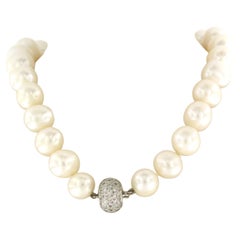 Perlenketten mit Diamanten