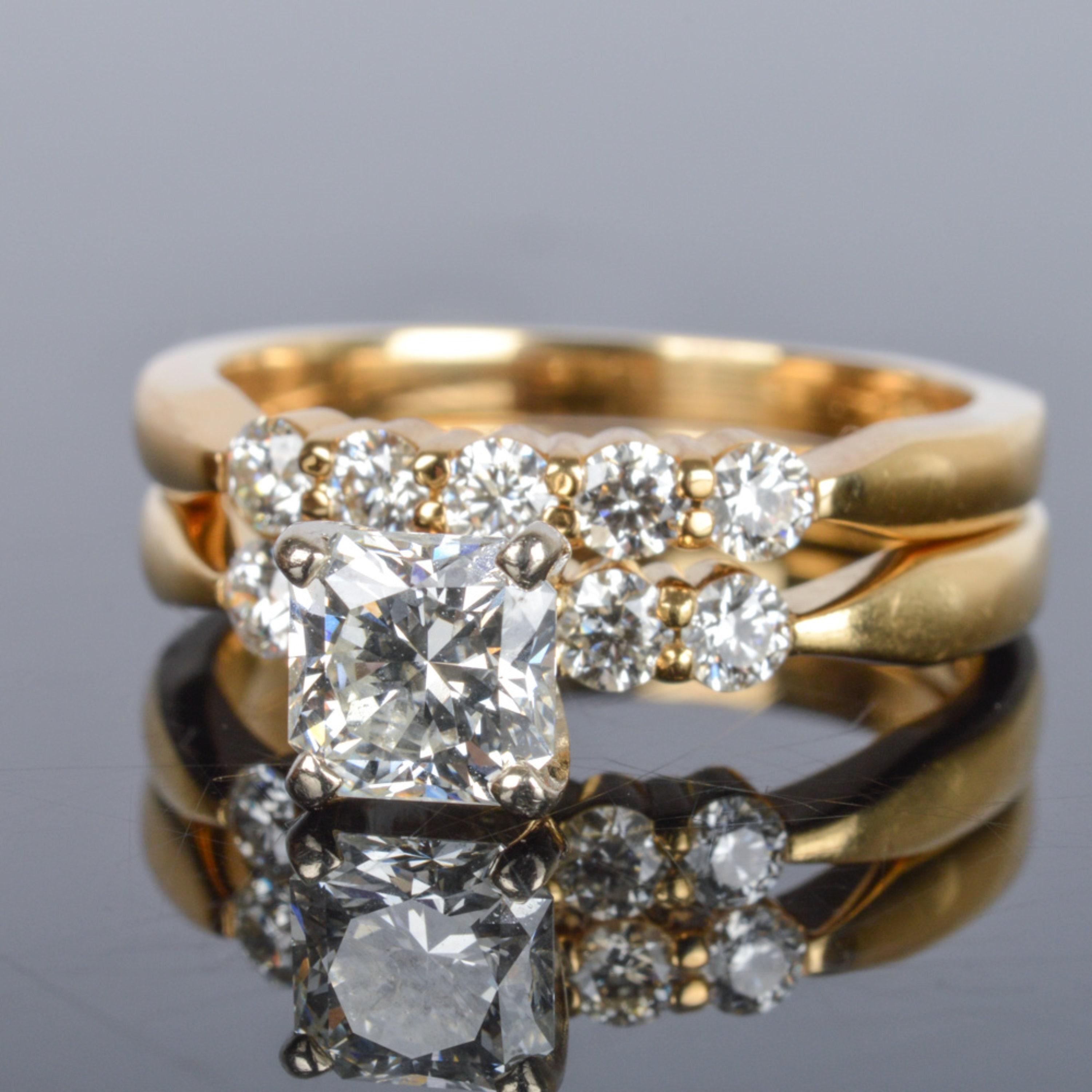 For Sale:  18K Gold Natural Diamond Art Deco Style Engagement Ring, Antique Bridal Ring Set 2