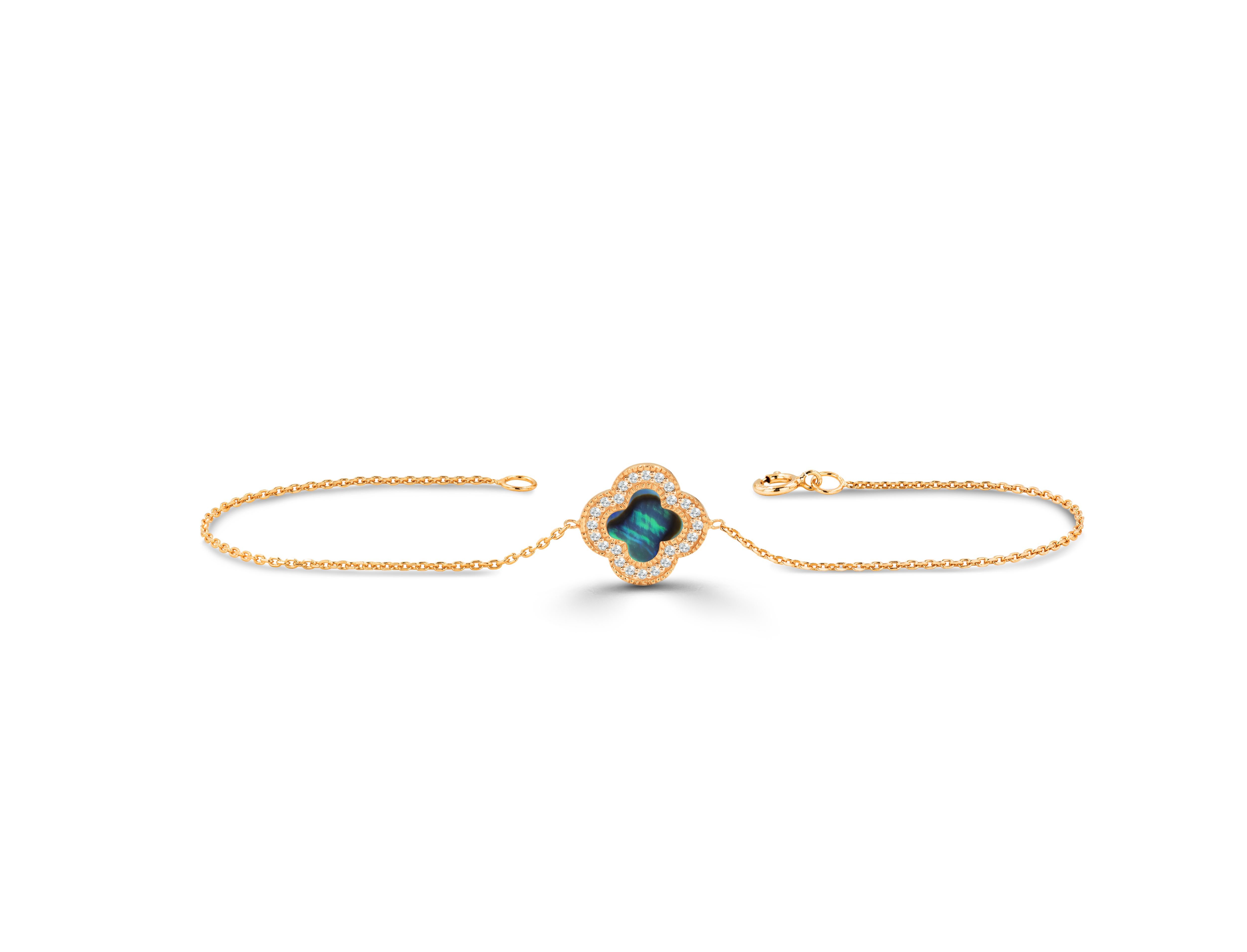Round Cut 18K Gold Clover Mother Of Pearl Bracelet Abalone Bracelet Tahitian Bracelet For Sale