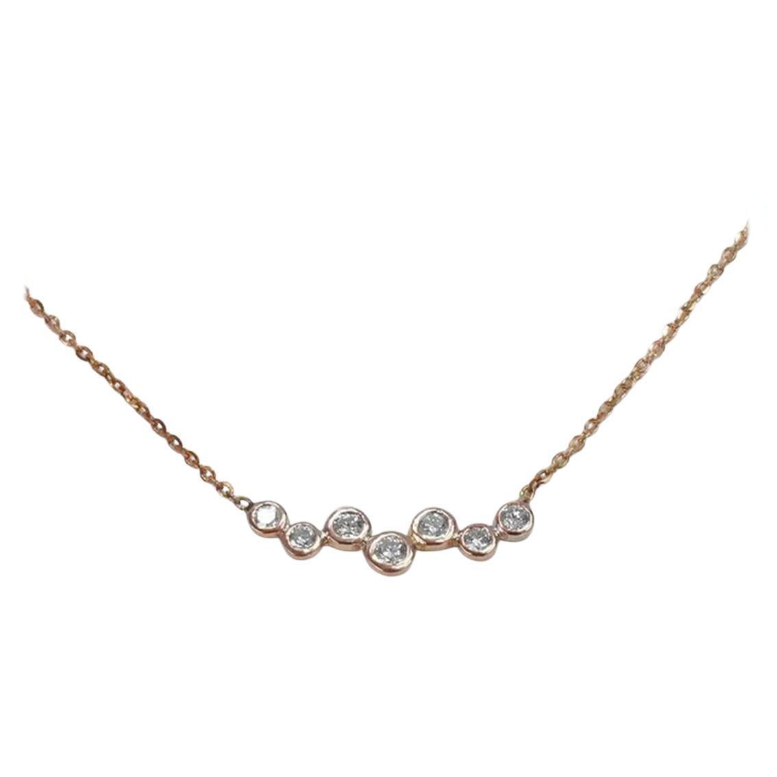 Cluster-Diamant-Halskette aus 18k massivem Gold.
Erhältlich in drei Goldfarben, Roségold / Weißgold / Gelbgold.

Natürlicher, echter, rund geschliffener Diamant - jeder Diamant wird von mir von Hand ausgewählt, um die Qualität zu gewährleisten, und