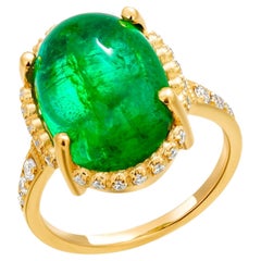 Bague cocktail en or 18 carats avec émeraude colombienne cabochon de 10,05 carats et halo de diamants