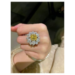 18K Gold Cocktail Ring mit 2.00ct gelben & 1.60ct weissen Diamanten
