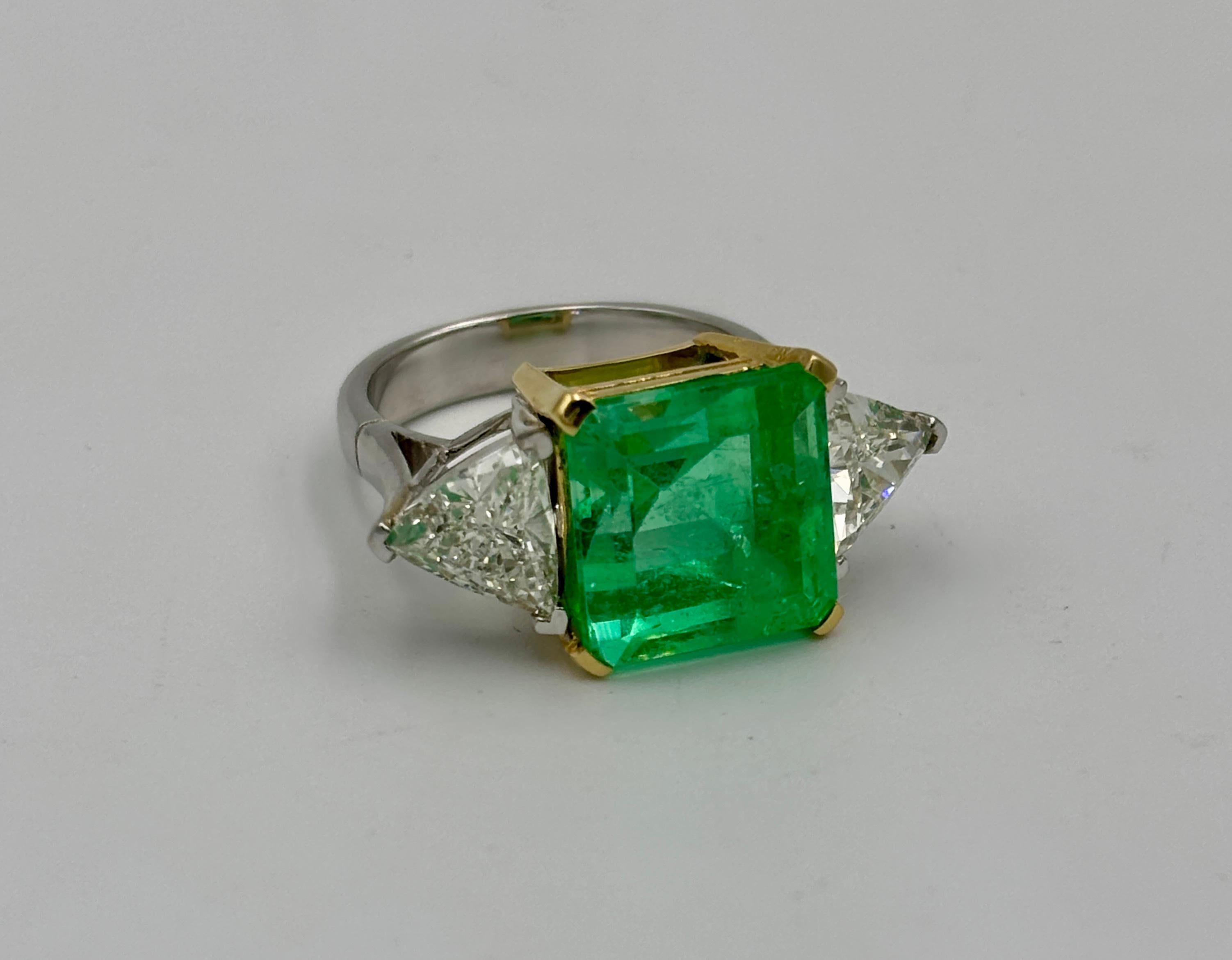 18k gold Colombian emerald and diamond ring en venta 7