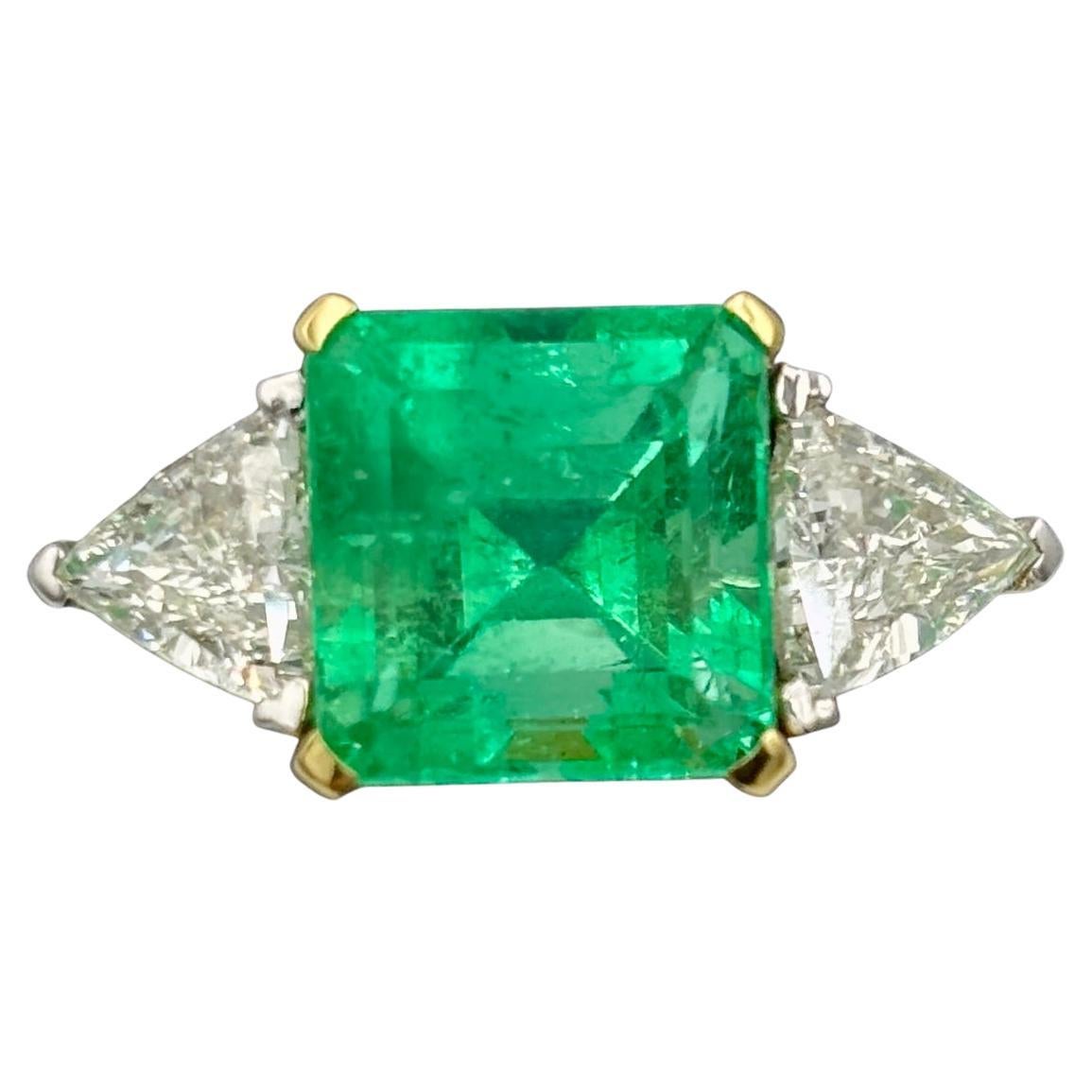 18k gold Colombian emerald and diamond ring