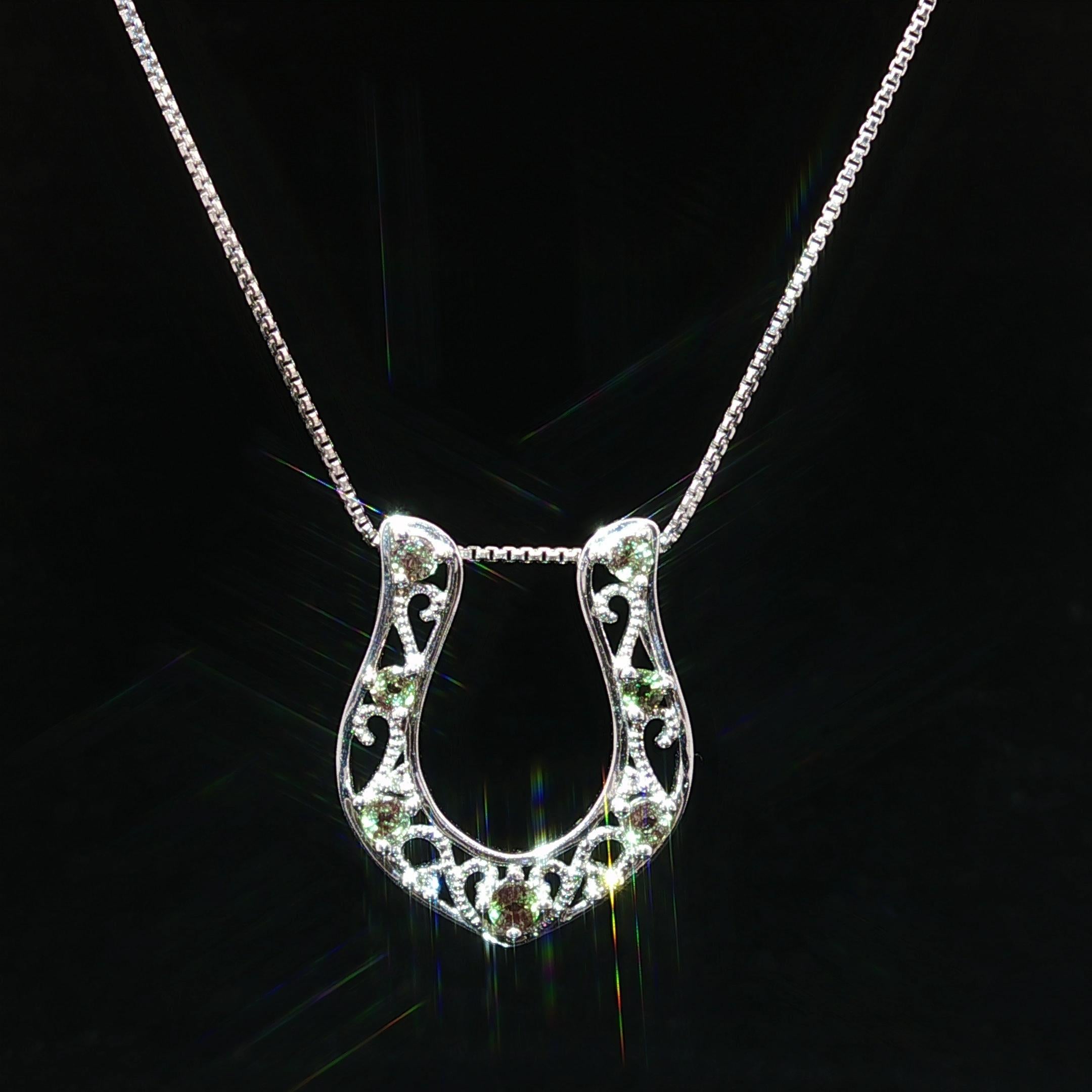 18k Gold Color Change Alexandrite & Diamond Horseshoe Lucky Slide Pendant Chain For Sale 5