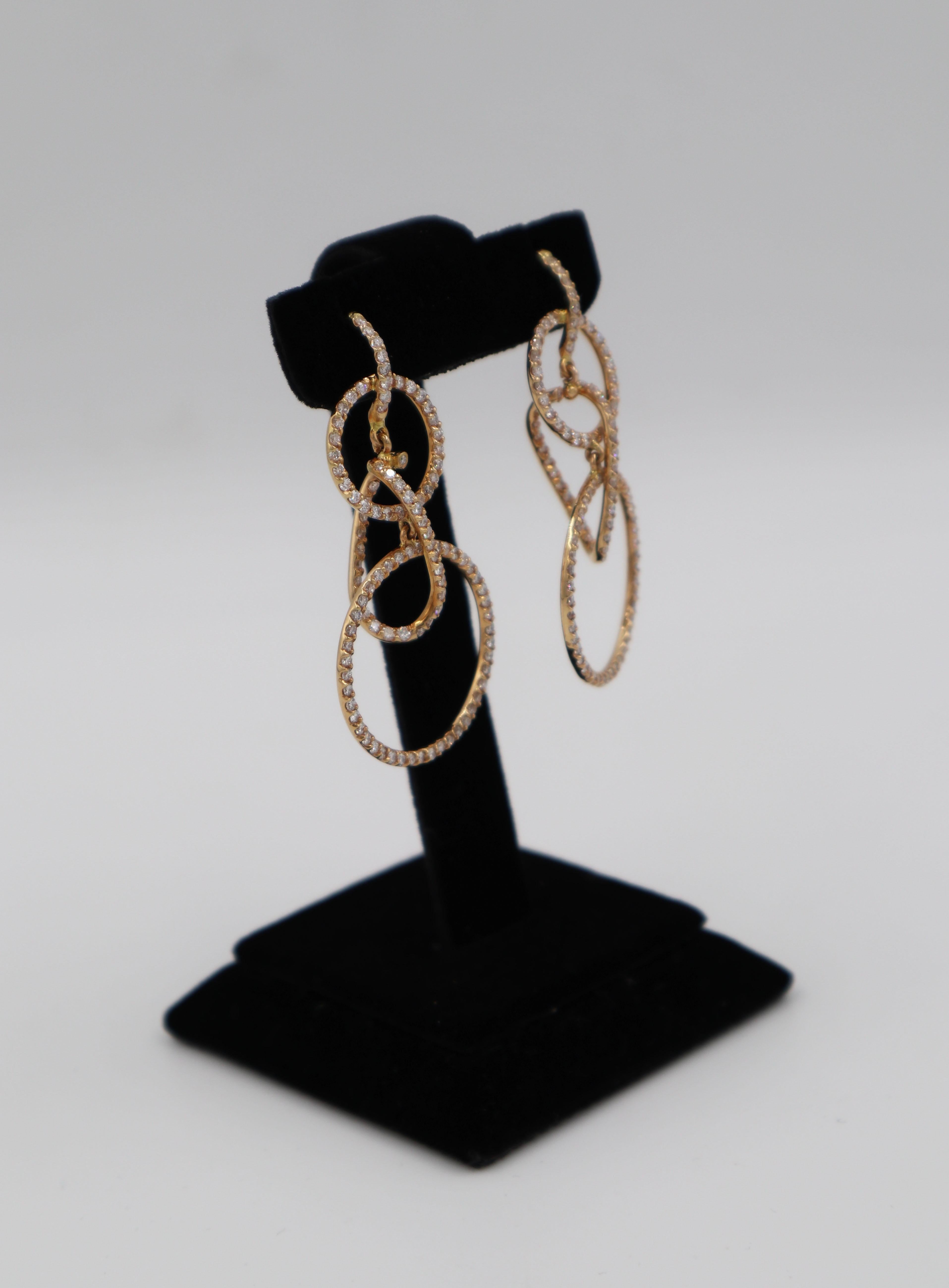 Konzentrische Halskette aus 18 Karat Gold und konzentrische Ohrringe mit Ohrring im Angebot 5