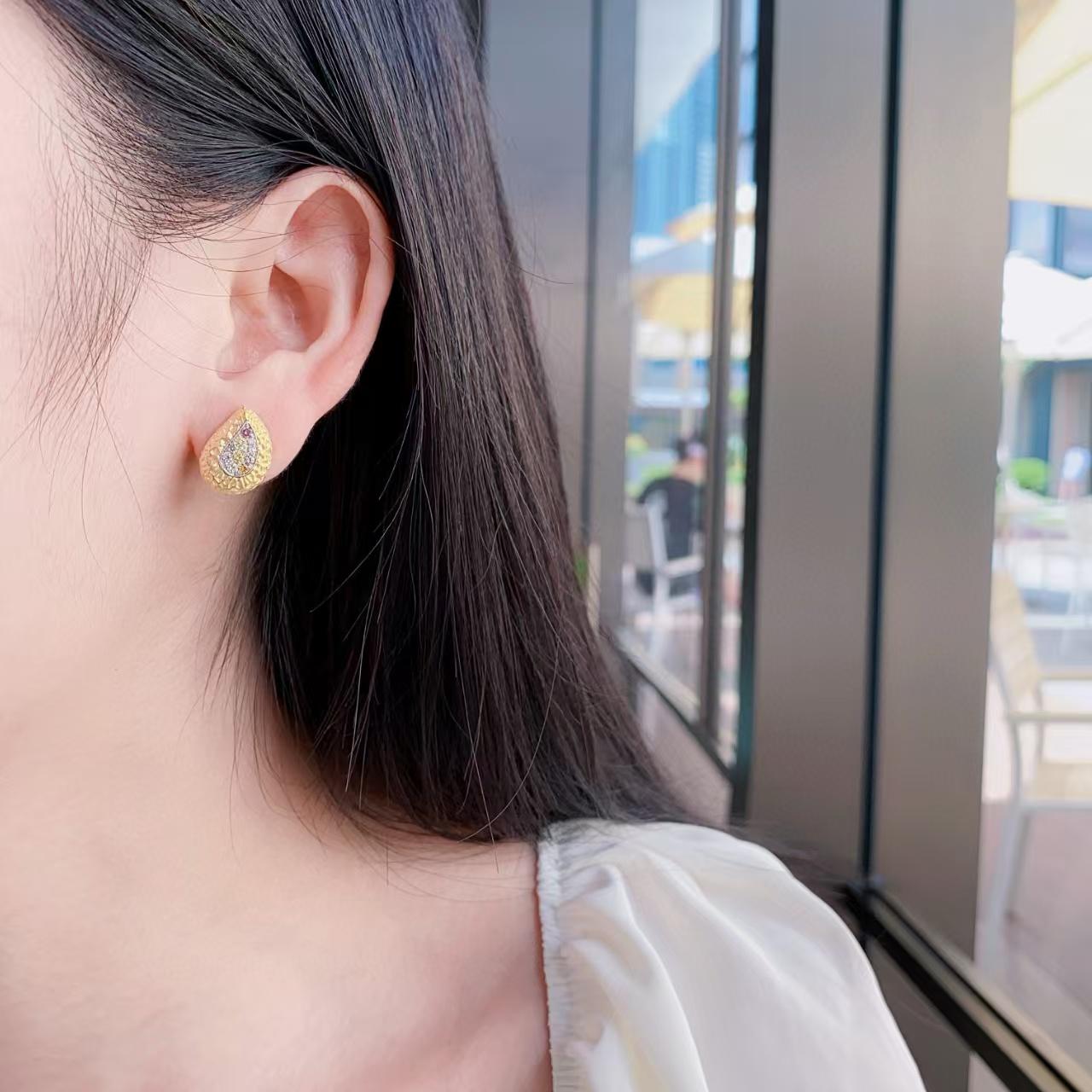 da uomo o donna Orecchini a goccia convertibili in oro 18K squisitamente intarsiati di diamanti in vendita