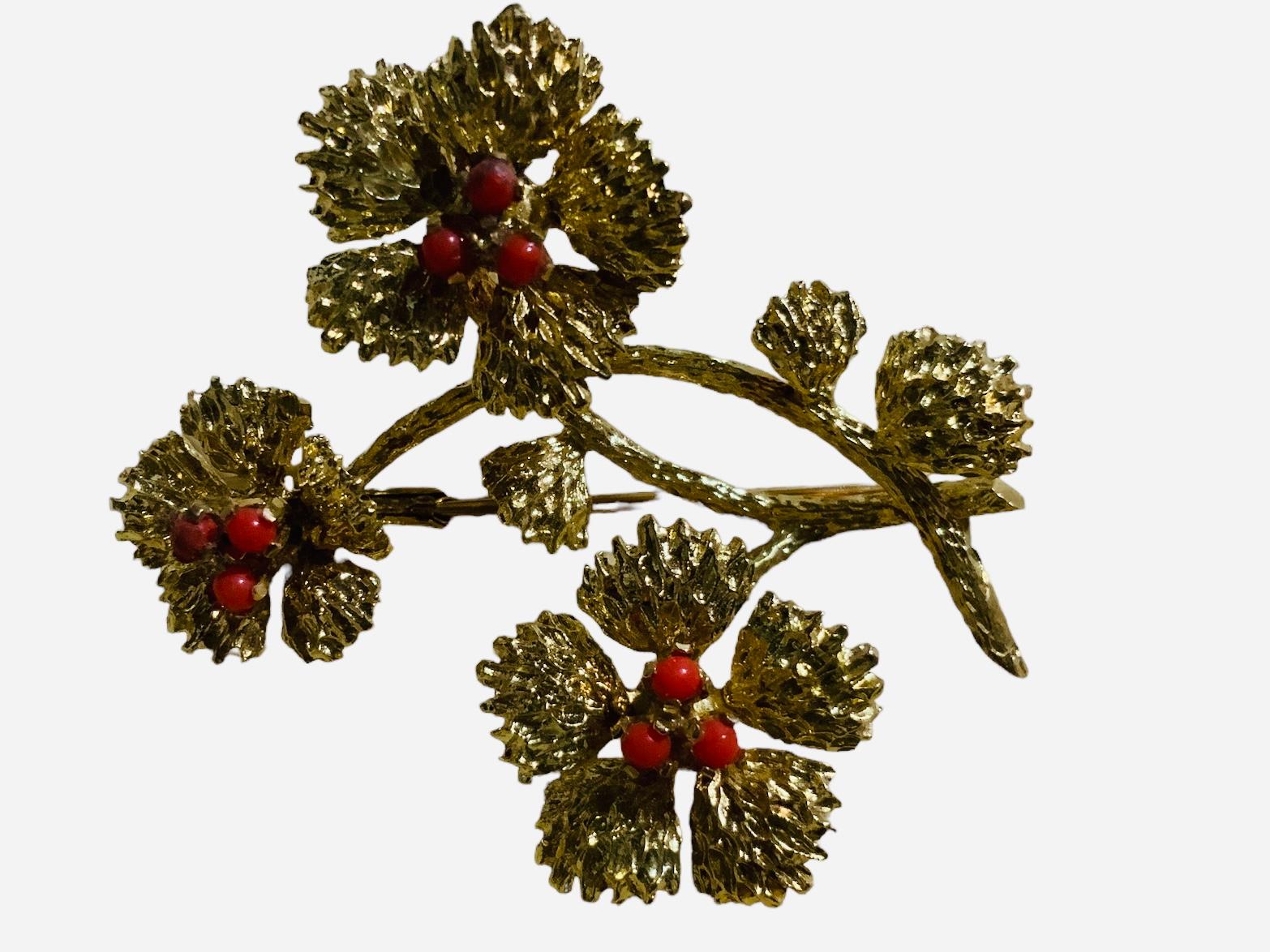 18K Gold Coral Flowers Brooch  For Sale 4