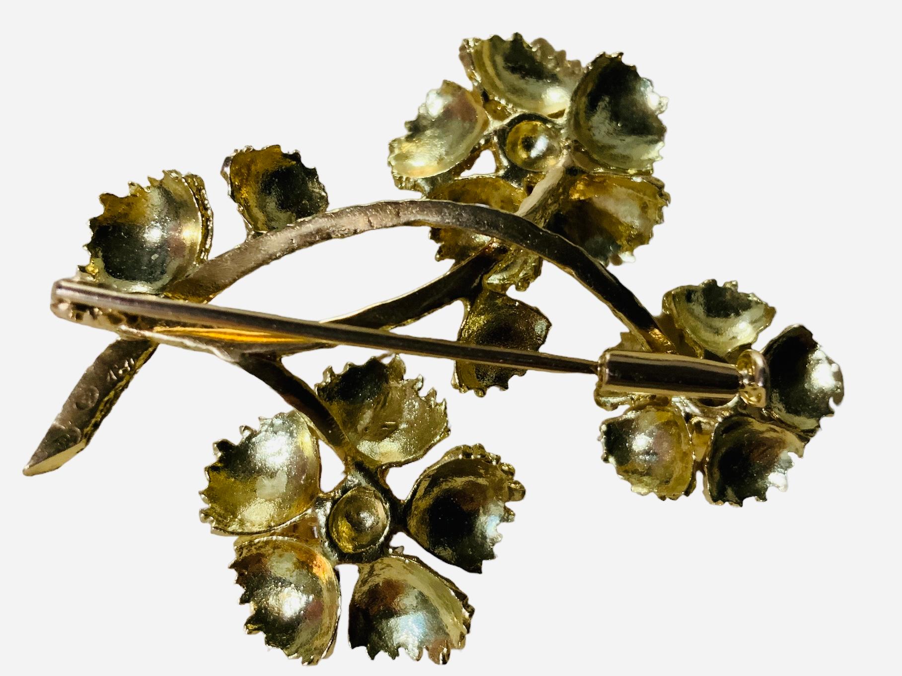 18K Gold Coral Flowers Brooch  For Sale 1