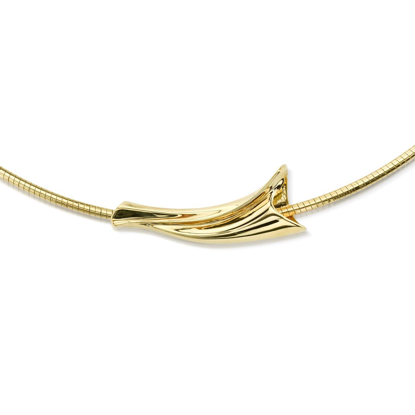 Collana con ciondolo scultoreo contemporaneo in oro giallo 18K Couture in vendita 4