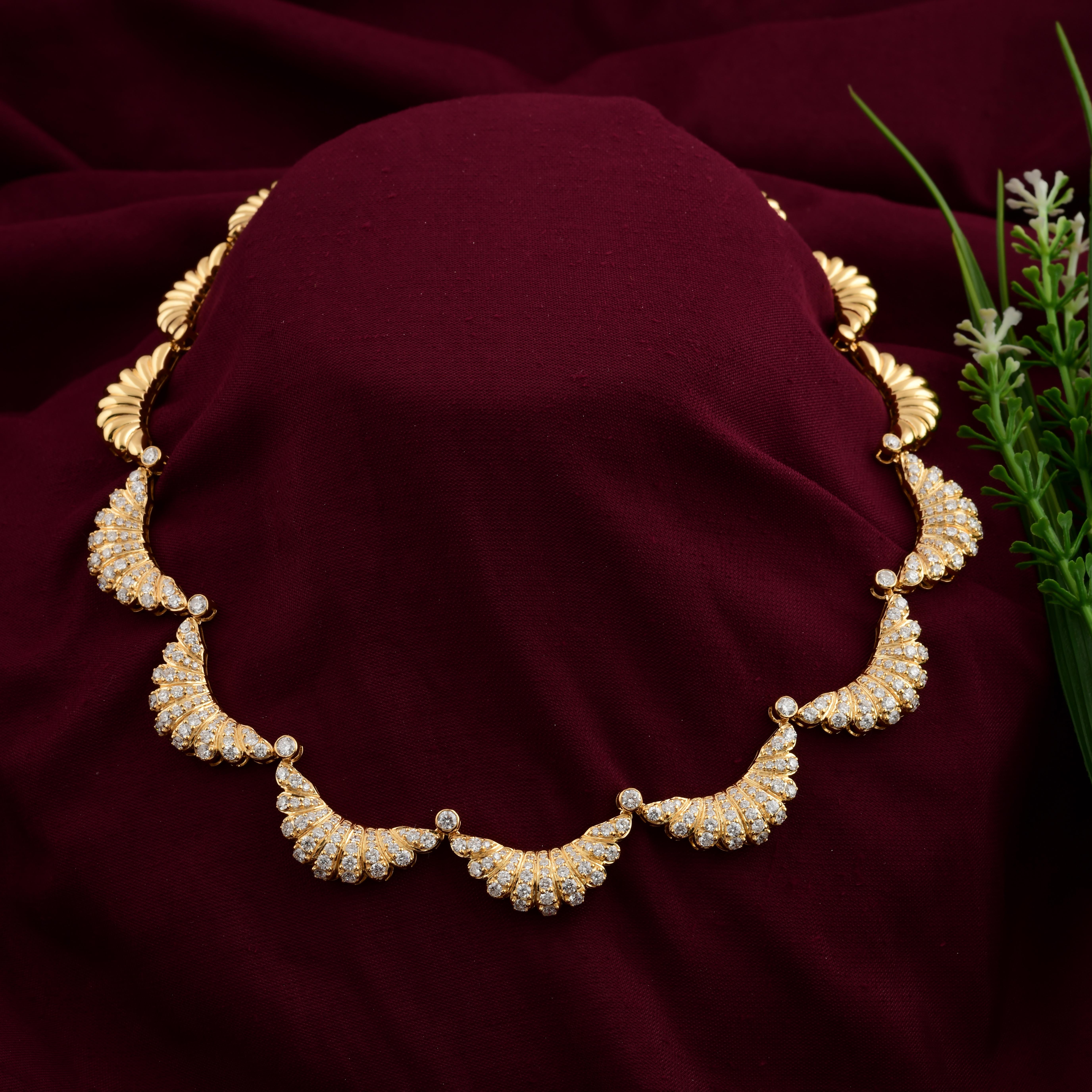 Donna Collana girocollo con diamanti in oro 18K Croissant 6.96Ct Regalo della nonna Tutta la tariffa pagata in vendita