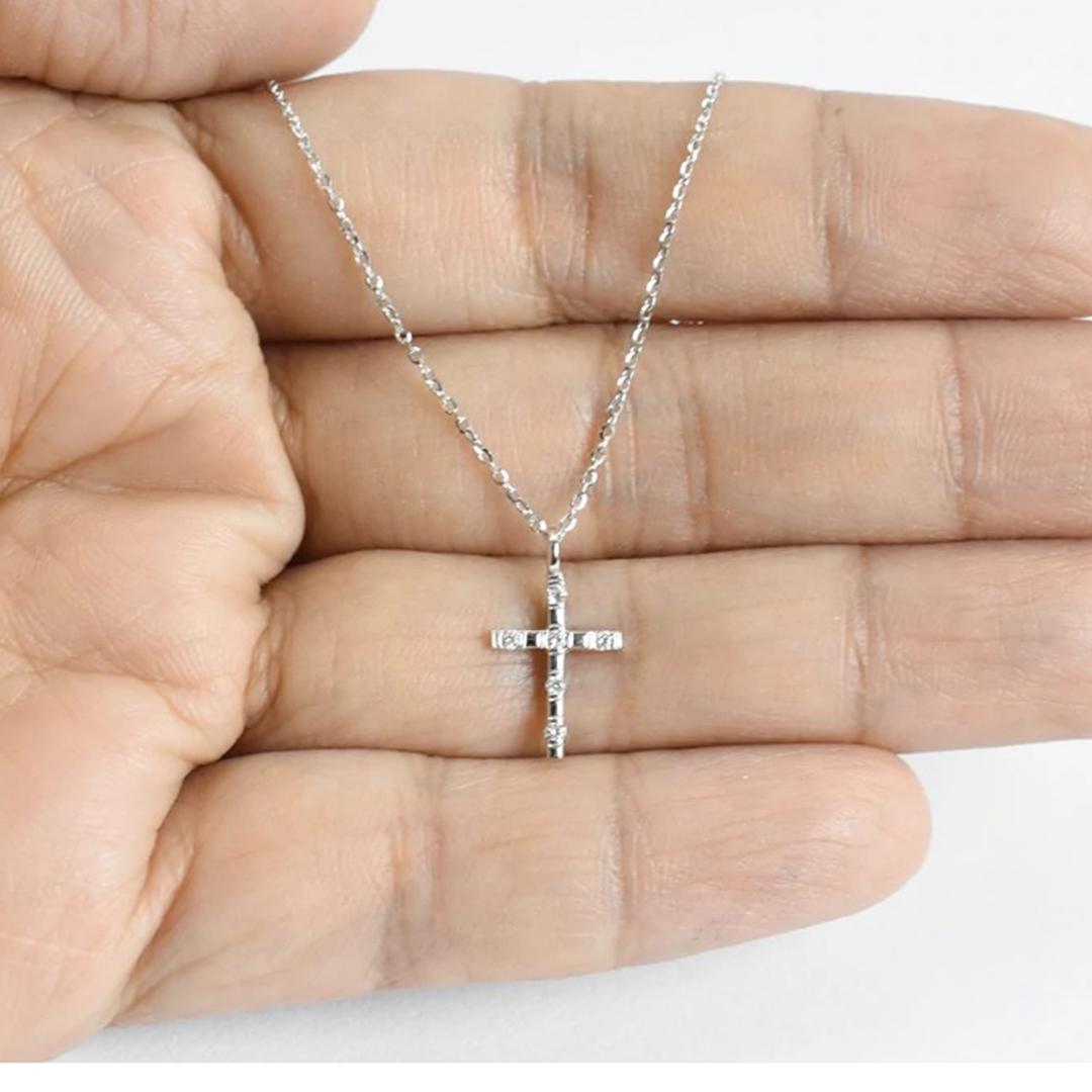 Modern 18k Gold Cross Necklace Christ Cross Pendant Religious Jesus Necklace For Sale