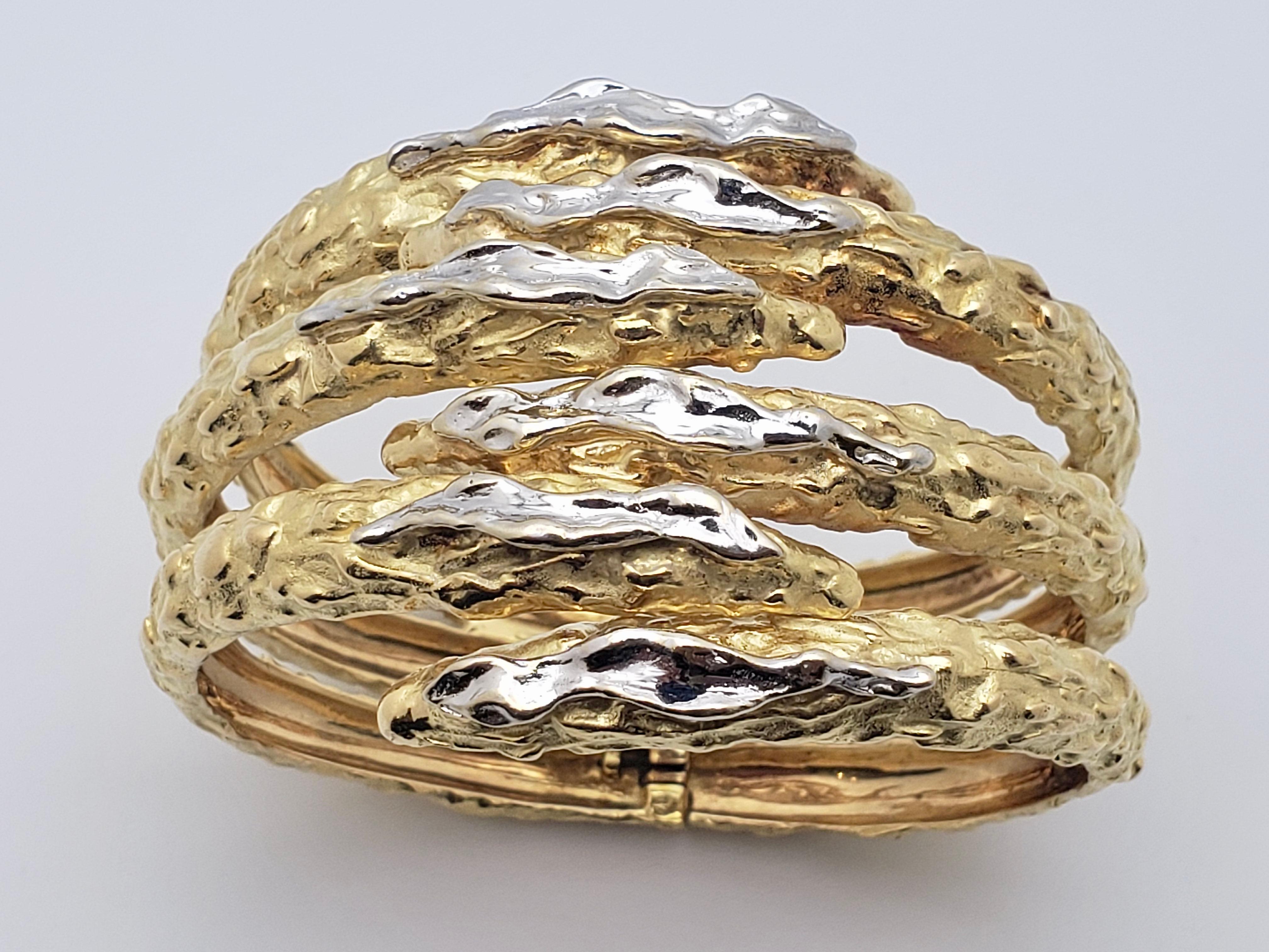 18K Gold Cuff Snake Bracelet For Sale 12