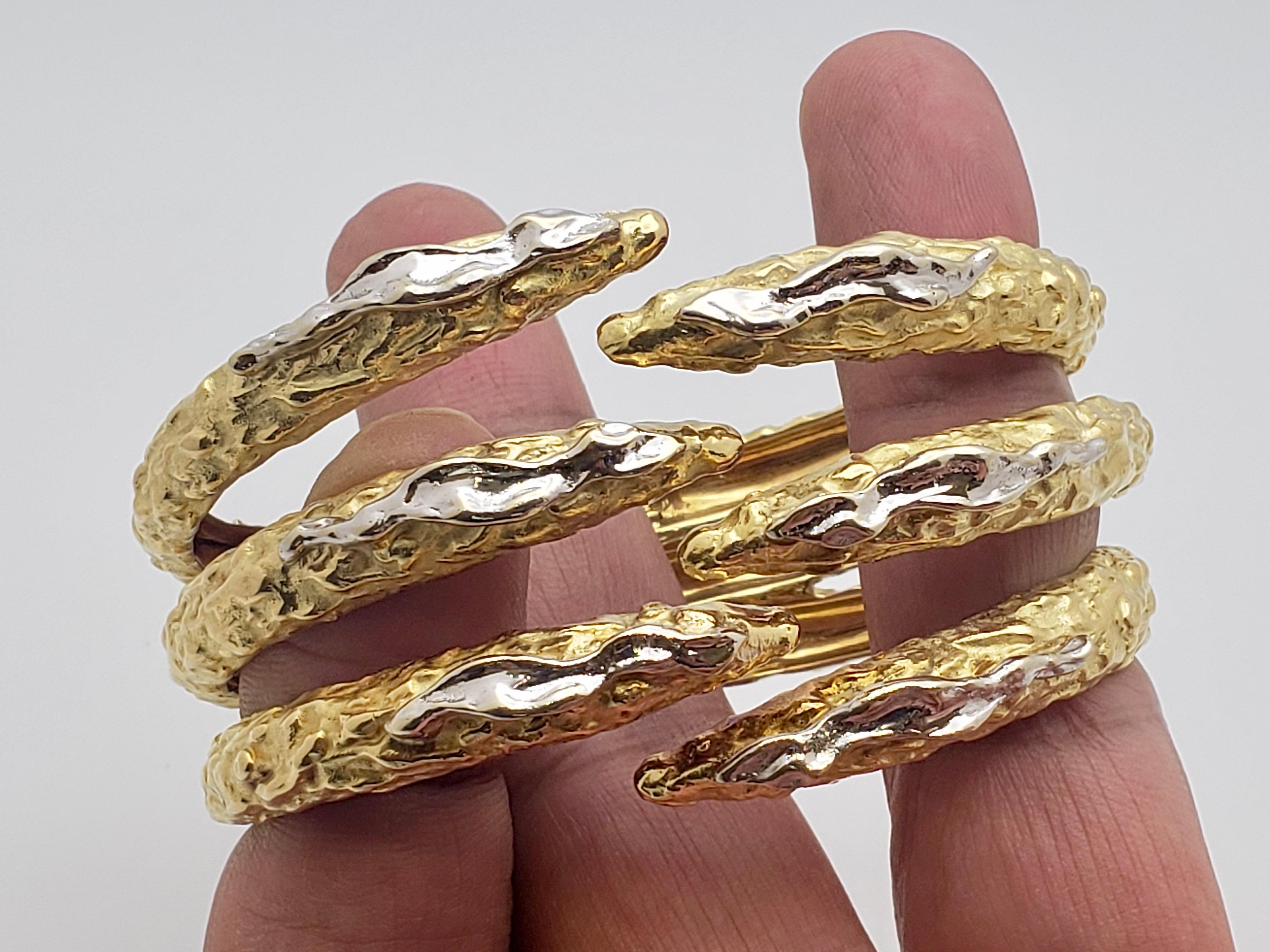 18K Gold Cuff Snake Bracelet For Sale 1