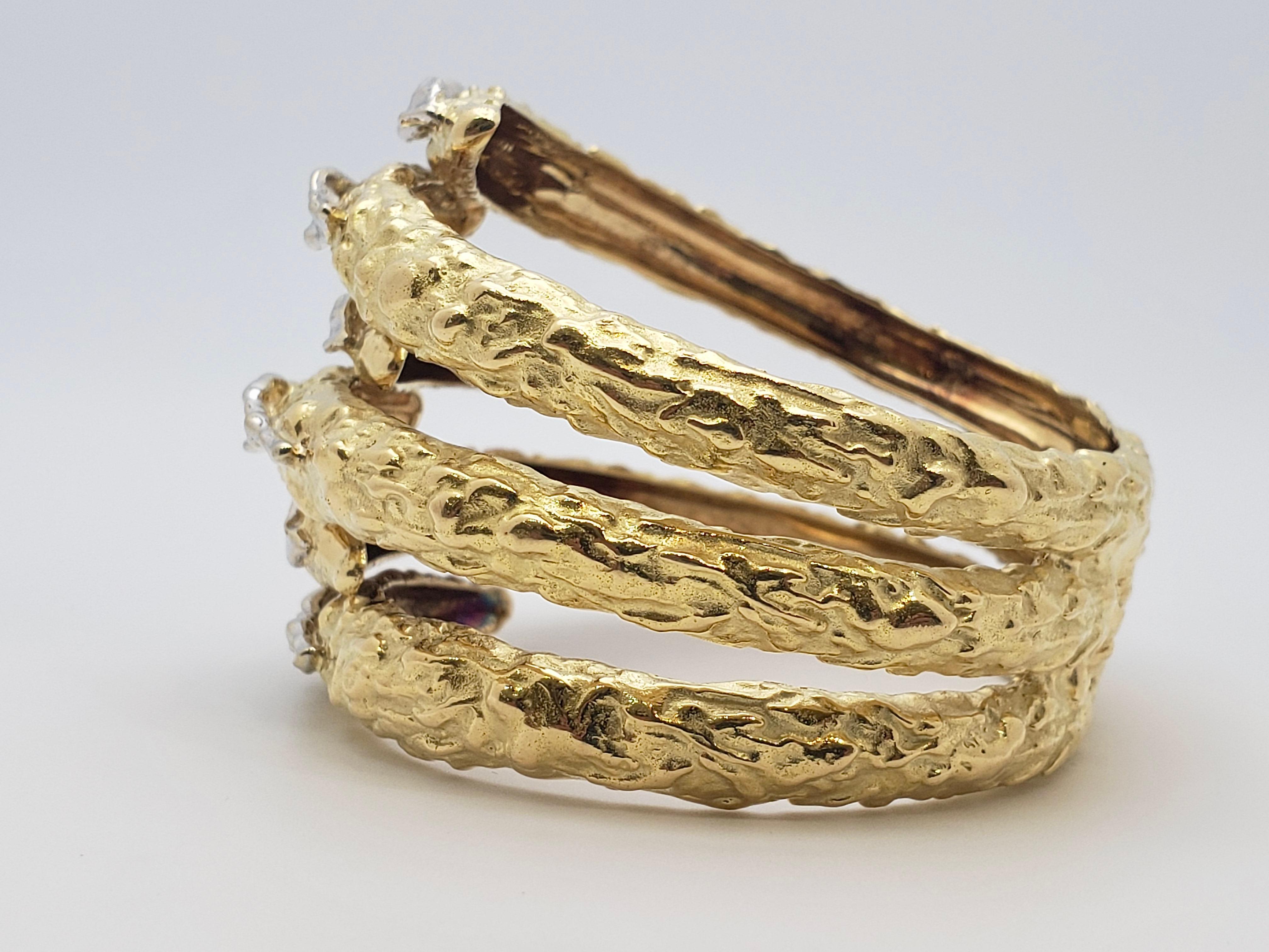 18K Gold Cuff Snake Bracelet For Sale 3