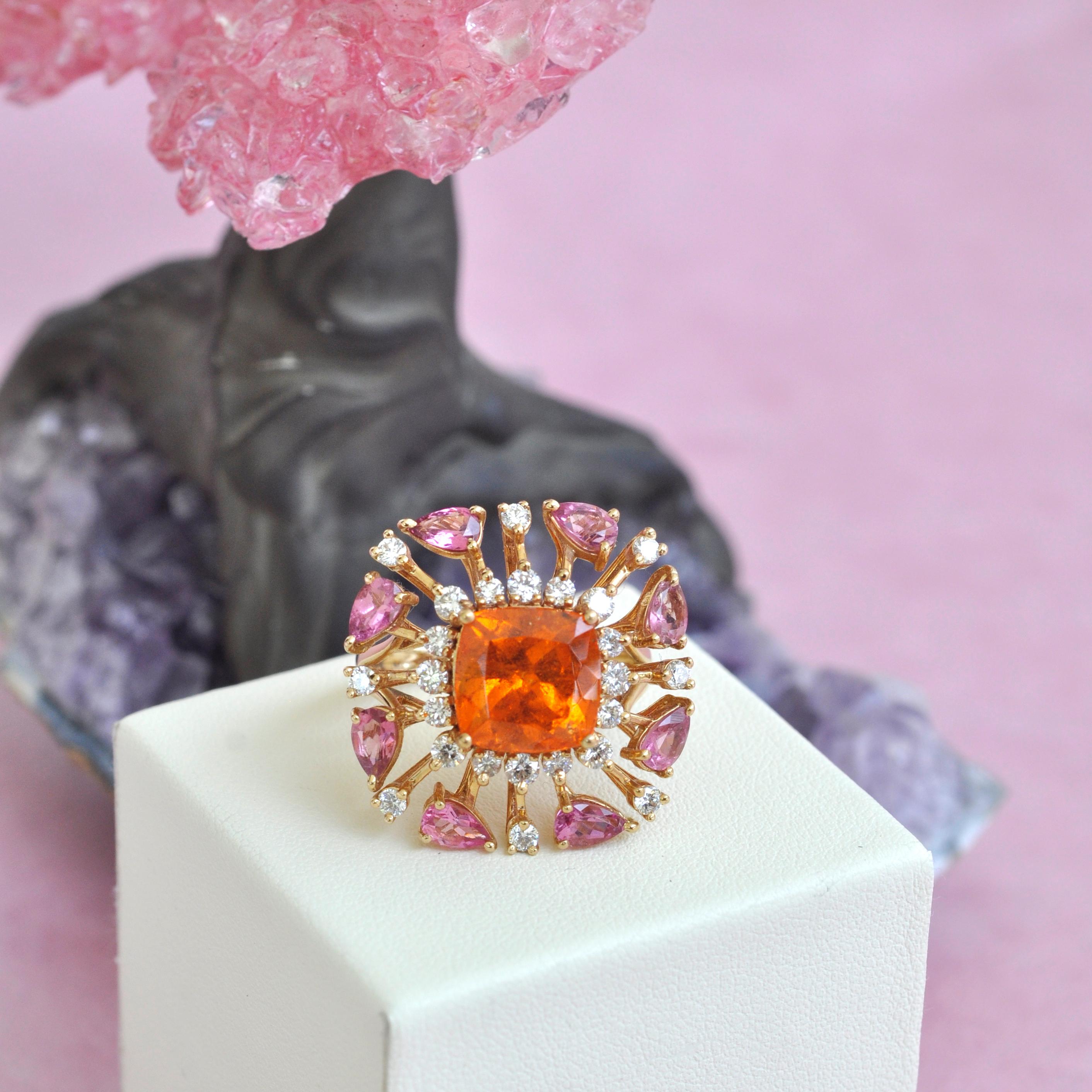 18 Karat Gold Spessartine Cushion Mandarin Garnet Pink Tourmaline Diamond Ring In New Condition In Jaipur, Rajasthan