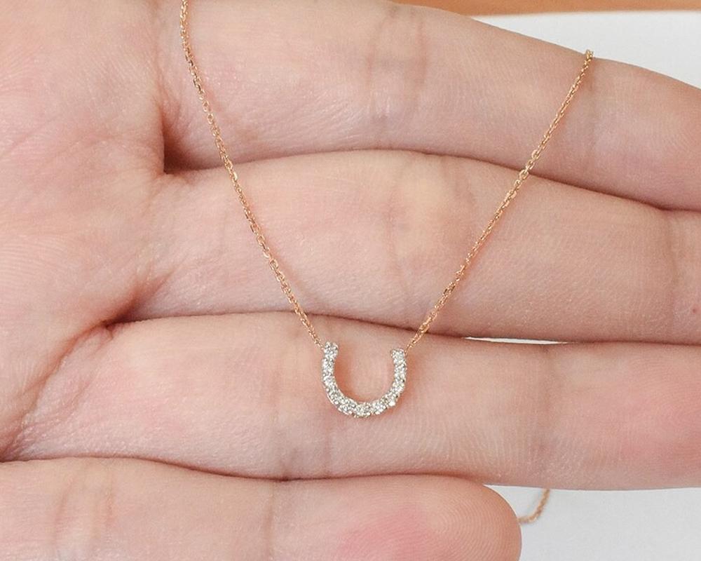 Modern 18k Gold Dainty Horseshoe Diamond Necklace Slim U Shape Necklace For Sale