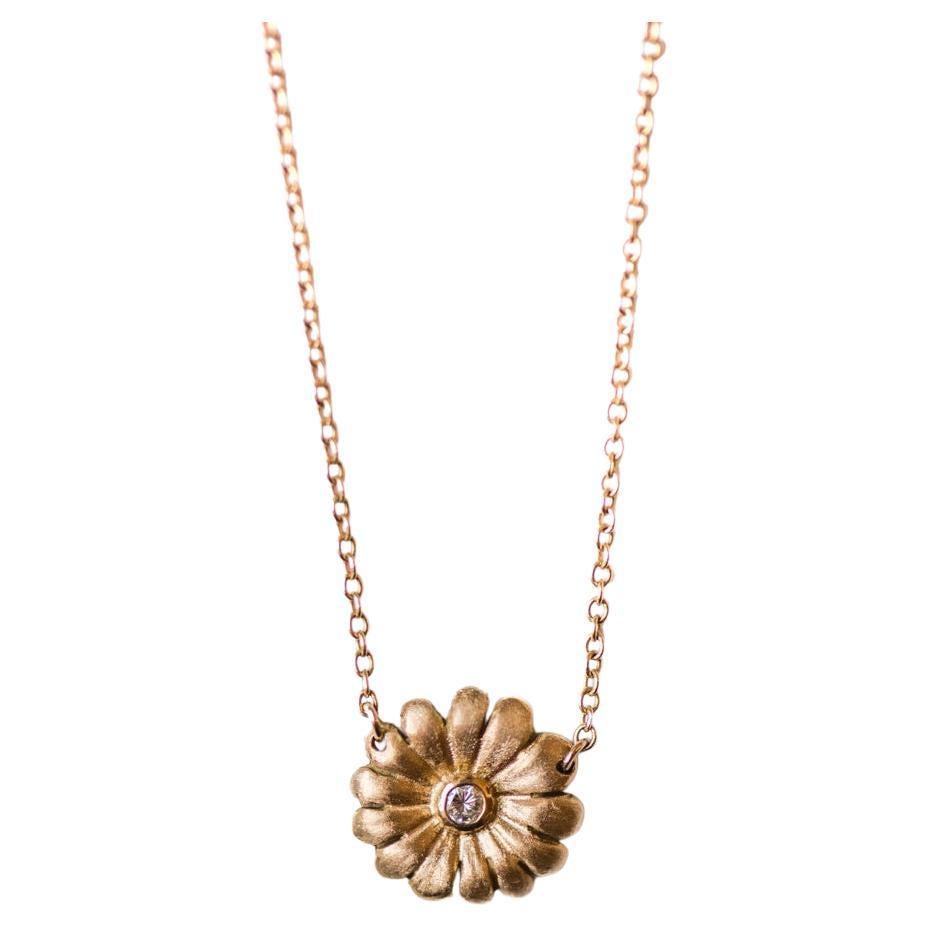 18K Gold Daisy Diamond Necklace For Sale