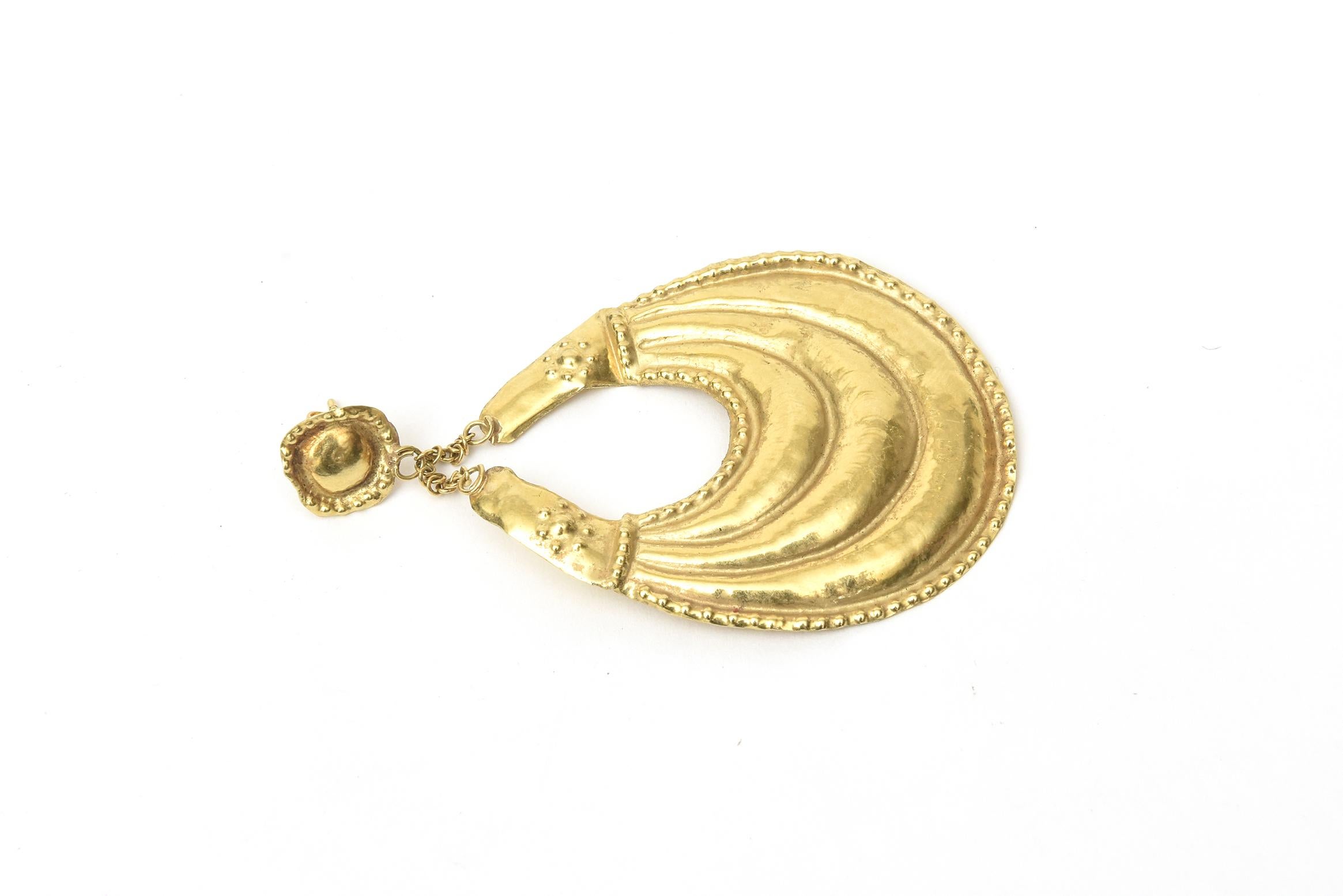 Etruscan Revival 18 Karat Gold Dangle Pierced Earrings Italian Vintage For Sale