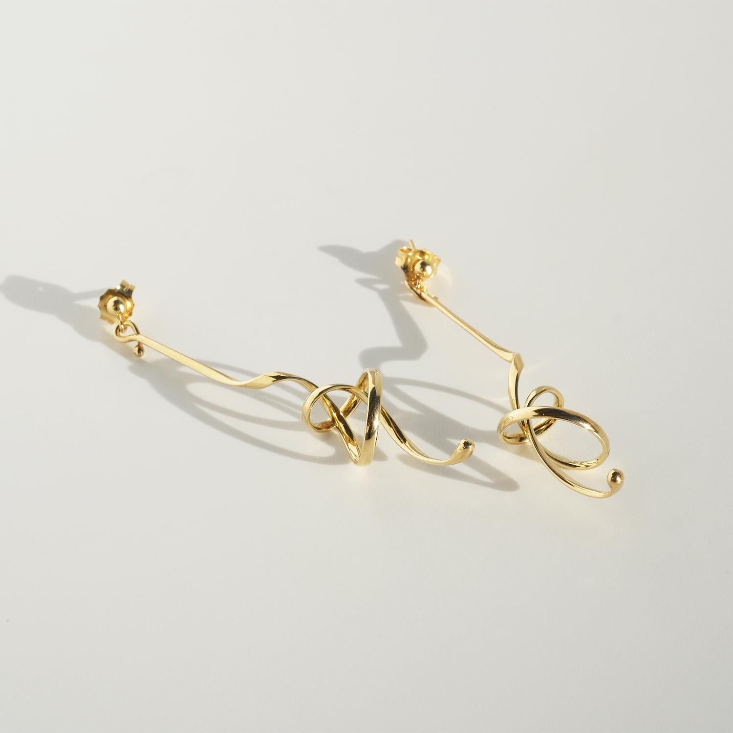 Orecchini pendenti in oro 18K di Vivianna Torun Bülow-Hübe In condizioni buone in vendita a Stockholm, SE