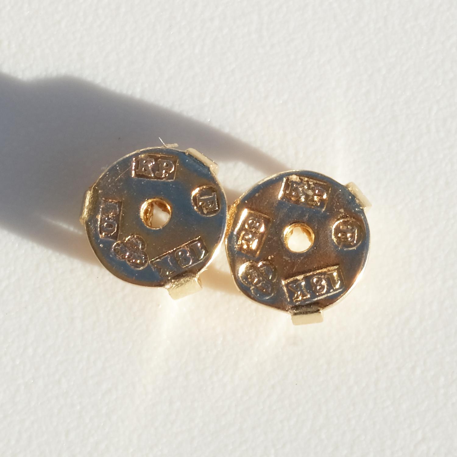 Orecchini pendenti in oro 18K Made 1970 in vendita 2