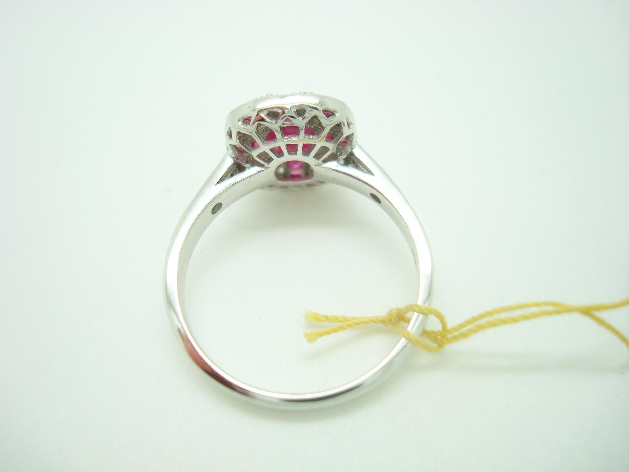 18 Karat Gold Deko-Stil 1,28 Karat echter natürlicher Rubin Ring mit Diamanten '#J2355' im Zustand „Hervorragend“ im Angebot in Big Bend, WI