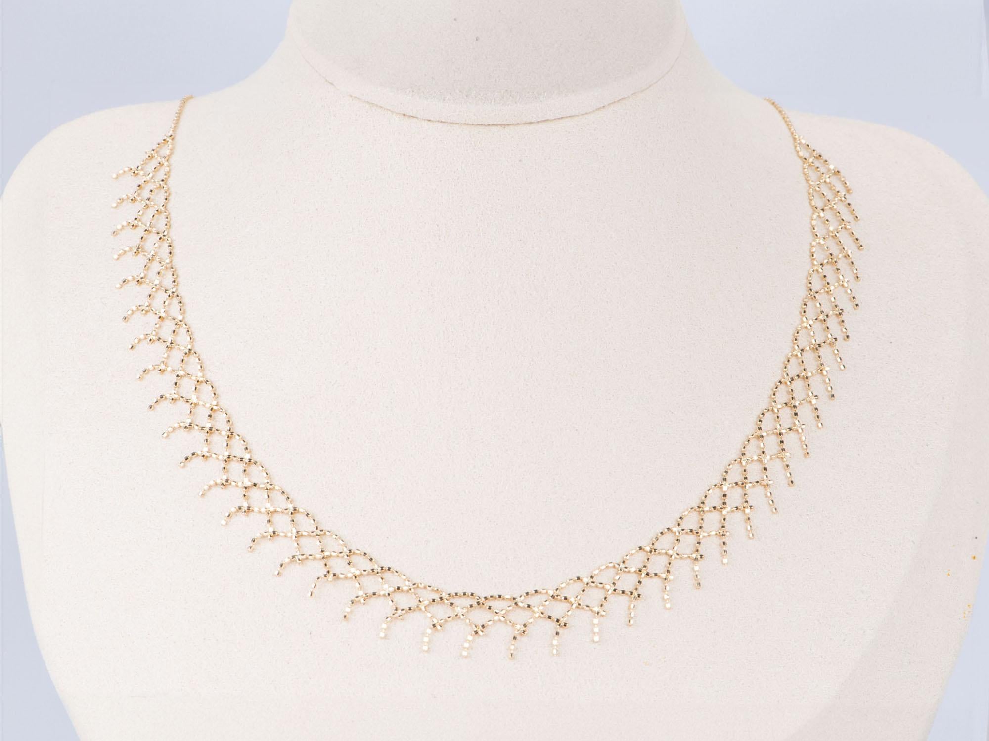 18K Gold Delicate Lace Necklace 3.98g For Sale 1
