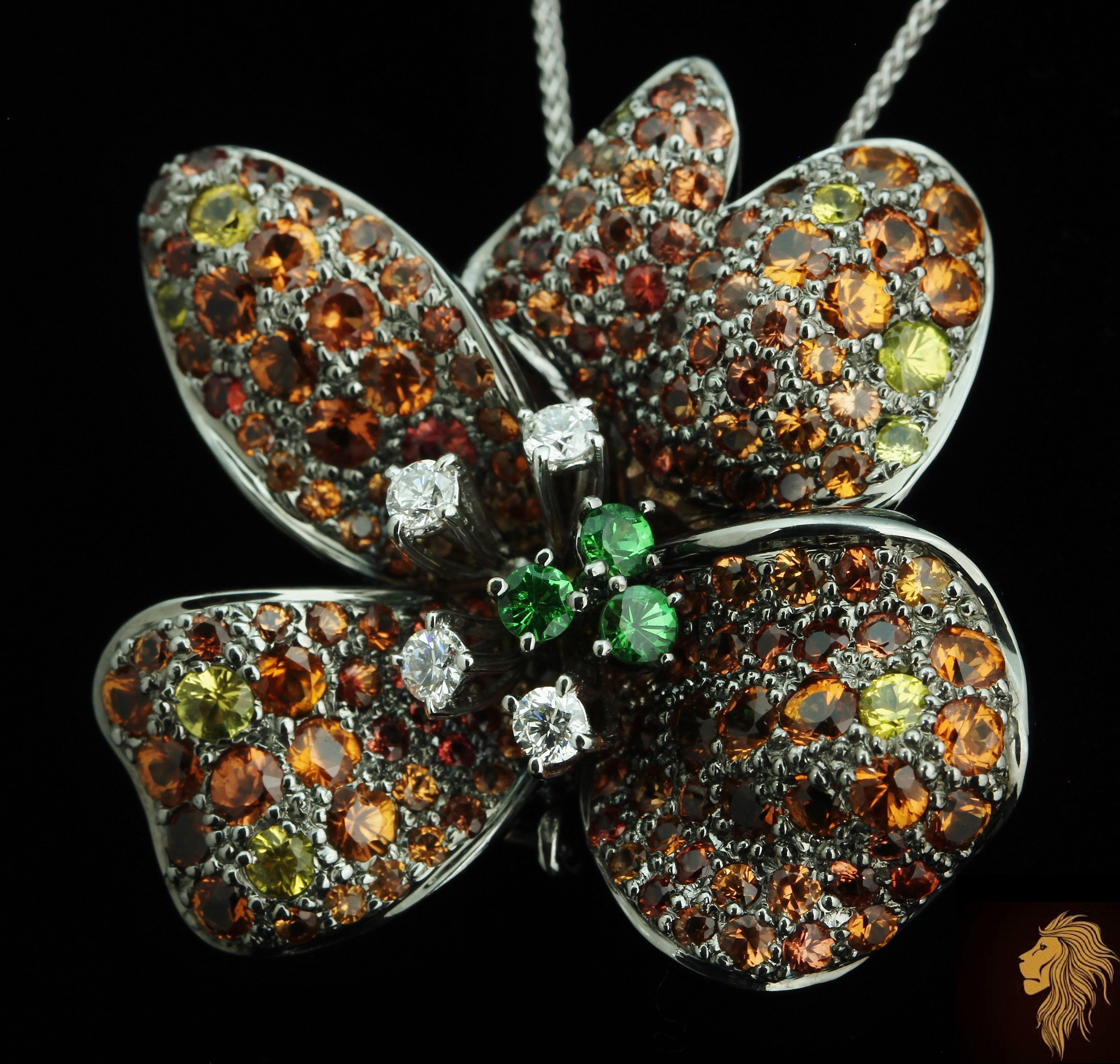 Broche pendentif de designer en or 18 carats avec diamants, tsavorites et saphirs de 8,21 carats 2