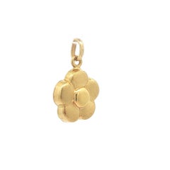 18k Gold Detailed Satin & Polished Finish Daisy Flower Puffed Charm Pendant