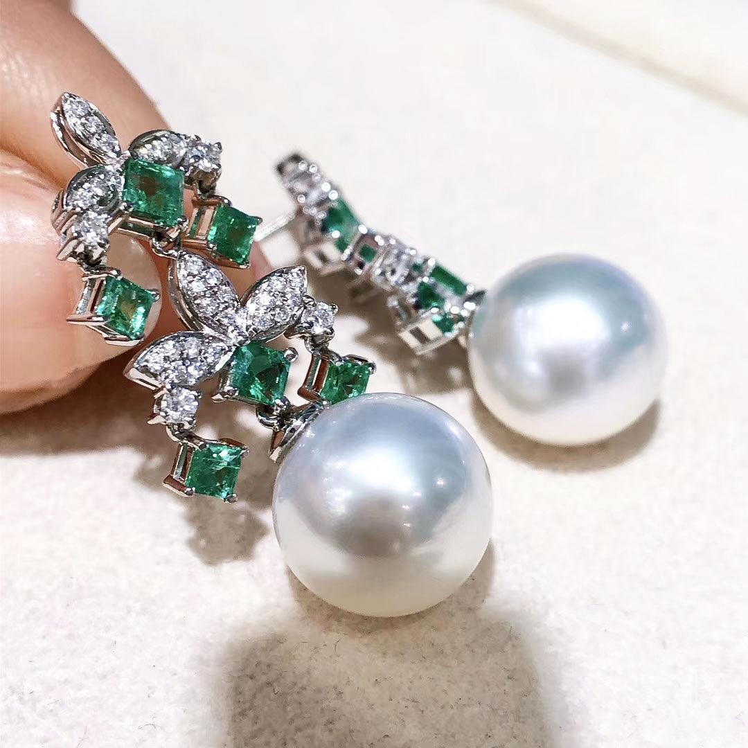 【Crown Radiance】Emerald Bloom Aurora South Sea Pearl Diamond Earrings In New Condition For Sale In New York, NY