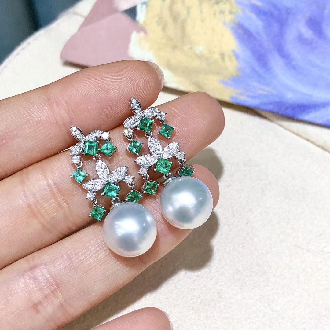 【Crown Radiance】Emerald Bloom Aurora South Sea Pearl Diamond Earrings For Sale 3