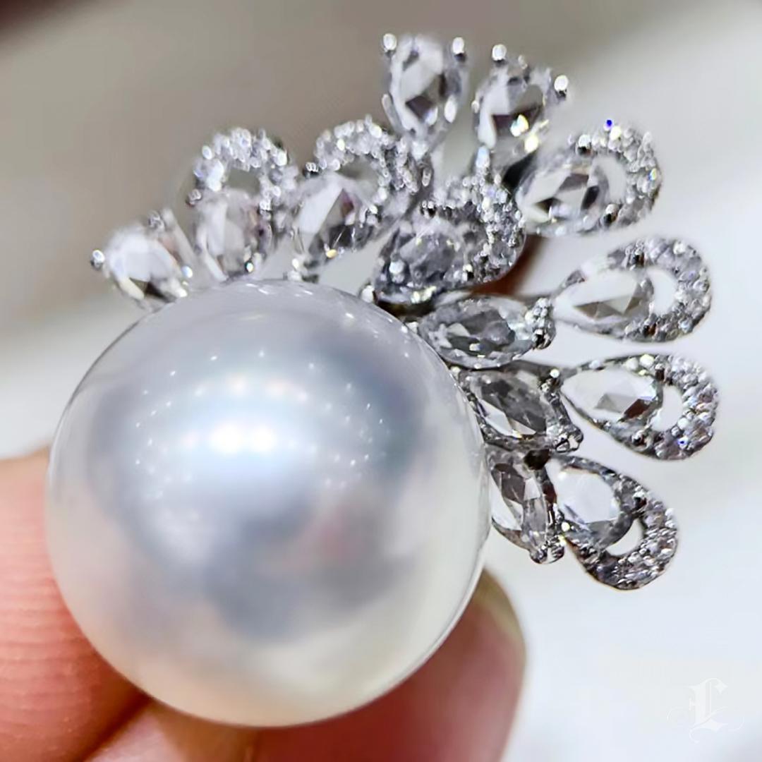 Anello Fuoco d'artificio con perle dei mari del Sud e diamanti In condizioni Nuovo in vendita a New York, NY