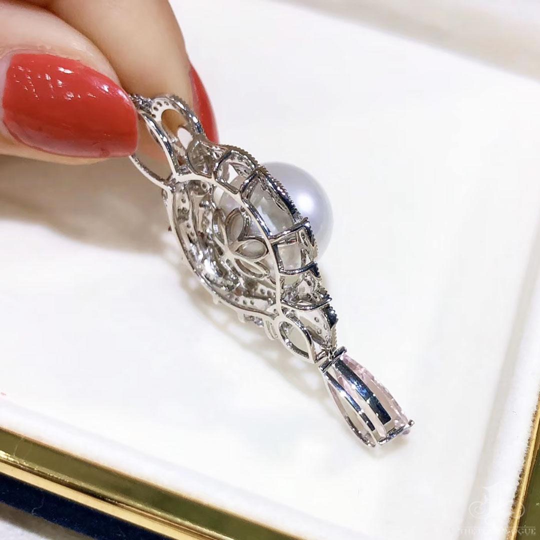 【Crown Radiance】Celestial Crest Aurora Pendentif en perles des mers du Sud et diamants béryls en vente 2