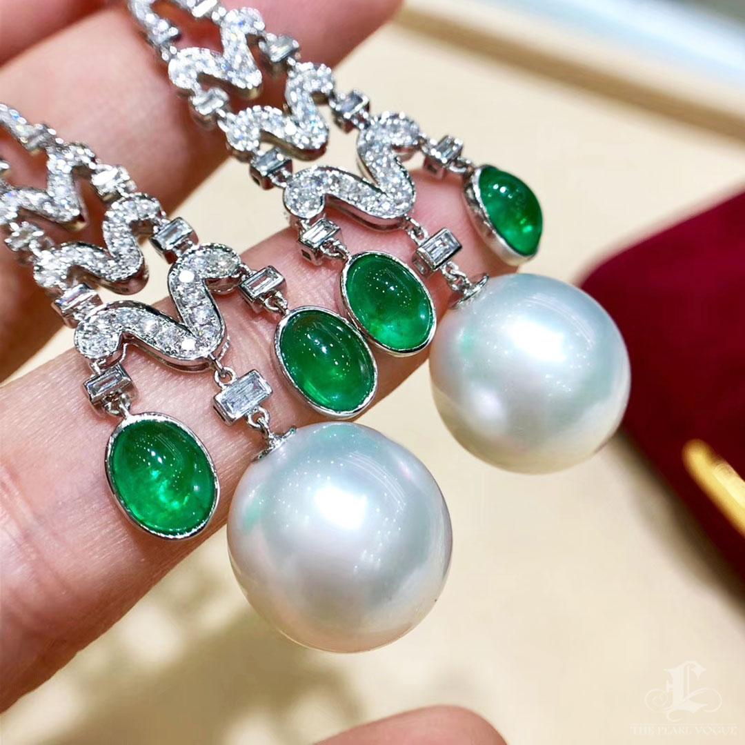 【Crown Radiance】Imperial Arch ASouth Sea Pearl Emerald Diamond Dangle Earrings In New Condition For Sale In New York, NY