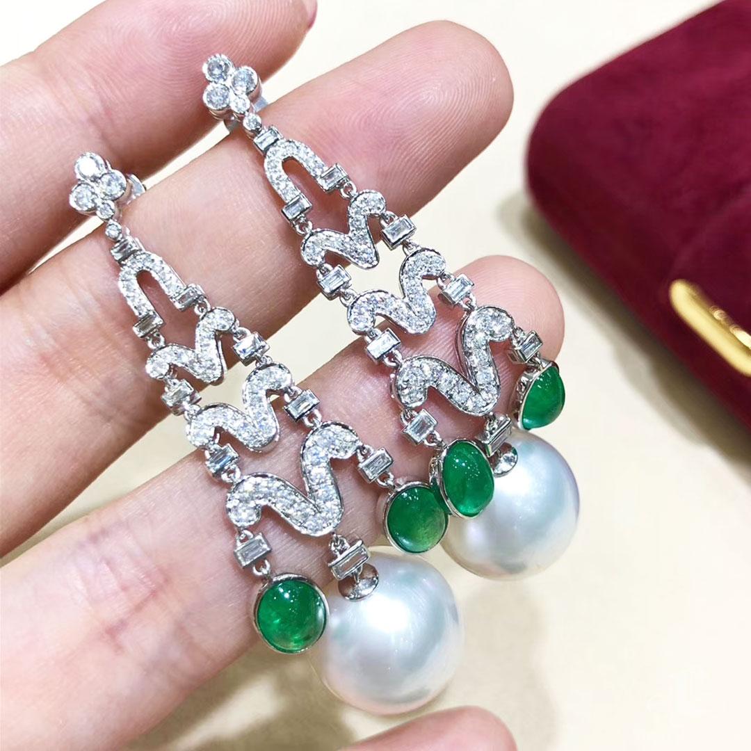 Women's 【Crown Radiance】Imperial Arch ASouth Sea Pearl Emerald Diamond Dangle Earrings For Sale