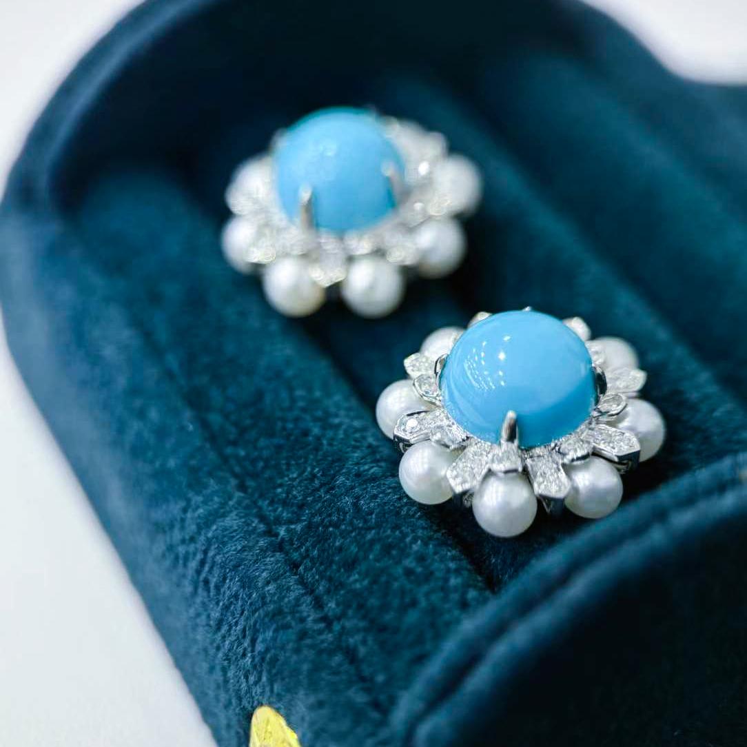 【Caelmare】Summer Radiance Turquoise & Pearl Blossom Earrings In New Condition For Sale In New York, NY