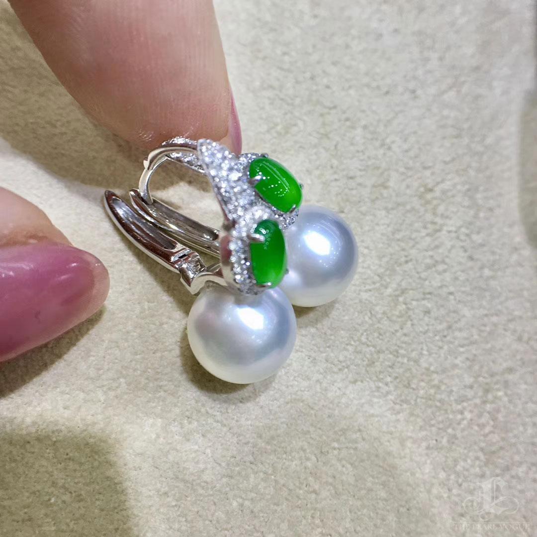 【Jādora】Streamline Jade & South Sea Pearl Earrings For Sale 1