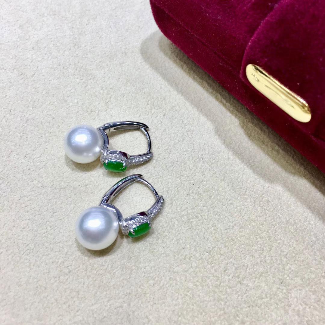 【Jādora】Streamline Jade & South Sea Pearl Earrings For Sale 2