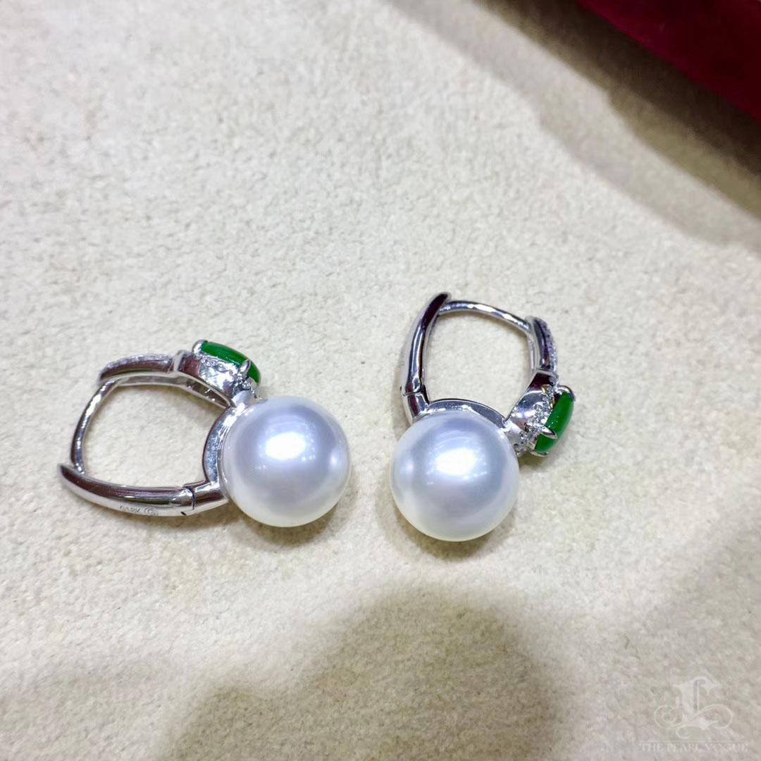 【Jādora】Streamline Jade & South Sea Pearl Earrings For Sale 3