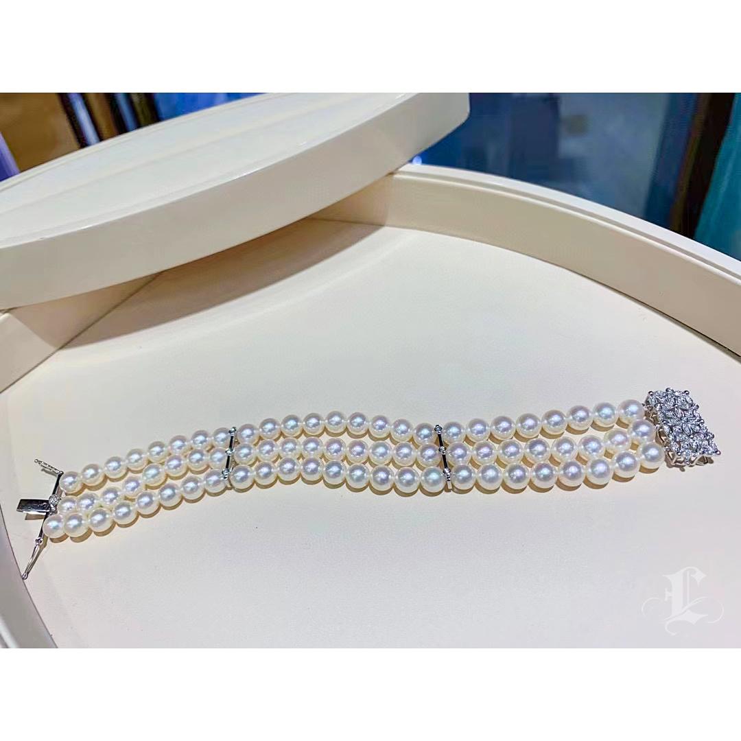 【Geometria scolpita】Bracciale vintage con chiusura a perla Akoya e diamante a tre fili in vendita 2