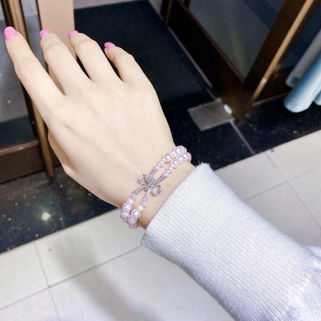Non taillé 【Lustre Arc】Aurora Ribbon Bow Akoya Pearl Double-Strand Diamond Bracelet en vente