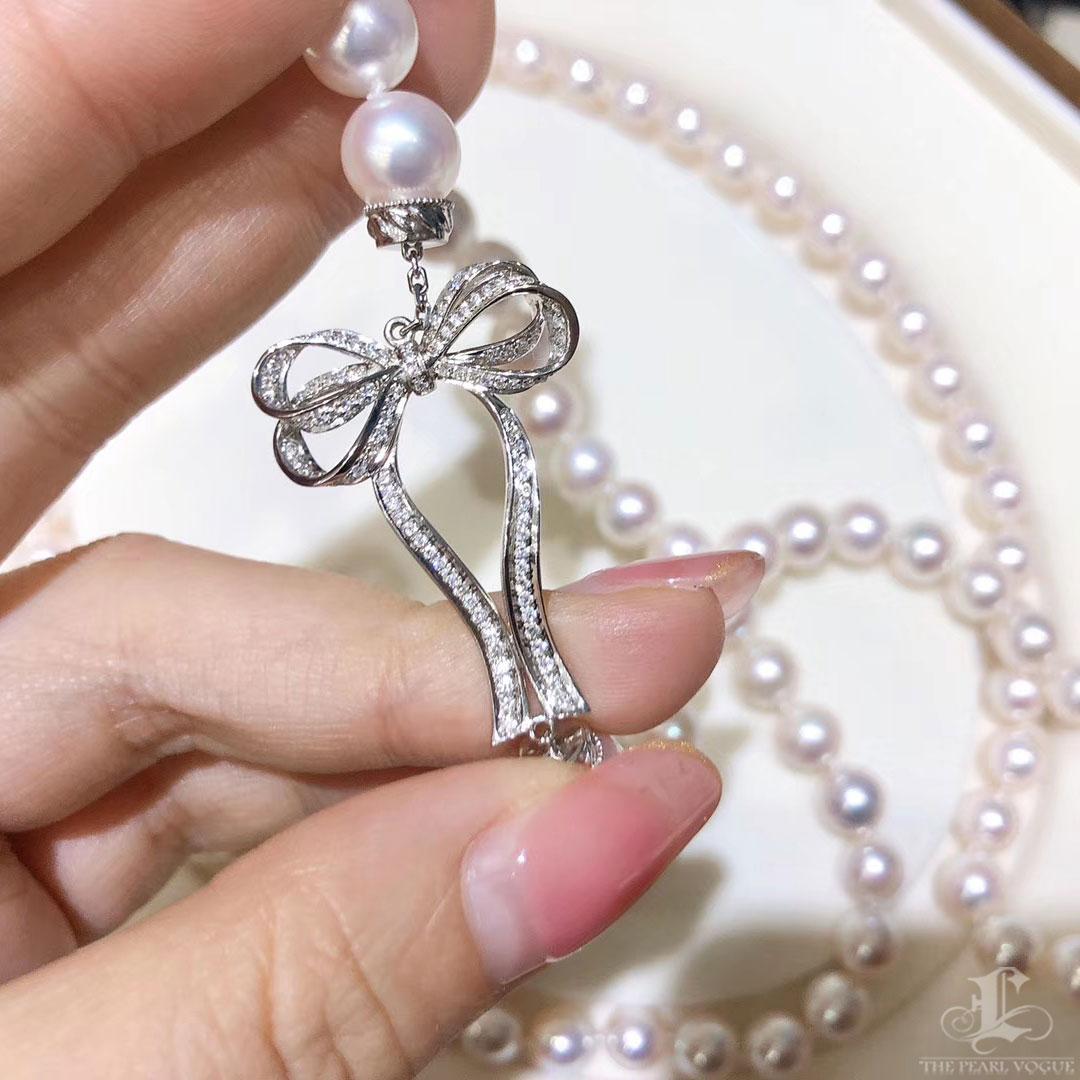 Women's 【Lustre Arc】Bow-Tied Aurora Akoya Pearl Long Pendant Necklace For Sale