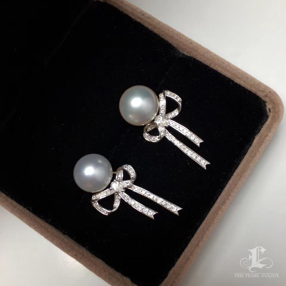 Women's 【Lustre Arc】Bows of Light South Sea Pearl Diamond Earrings For Sale