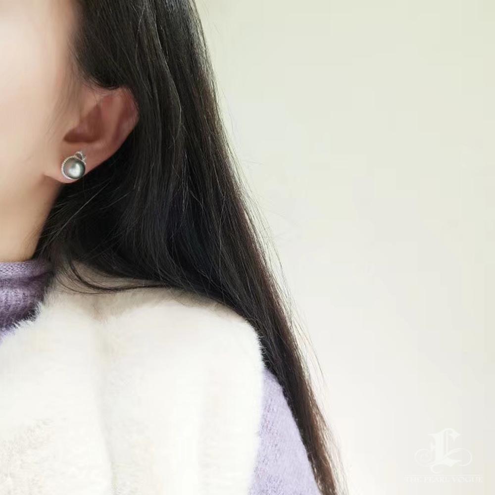 【Lustre Arc】Aurora Tahitian Pearl Ribbon Earrings In New Condition For Sale In New York, NY