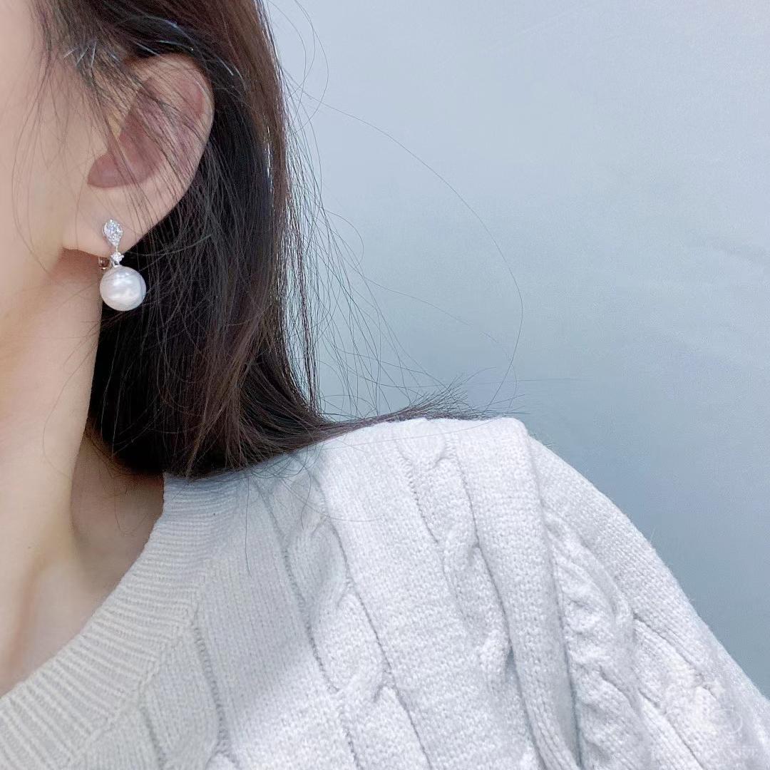 Uncut 【Crown Radiance】Ever After South Sea Pearl and Brilliant Diamond Bridal Earrings For Sale
