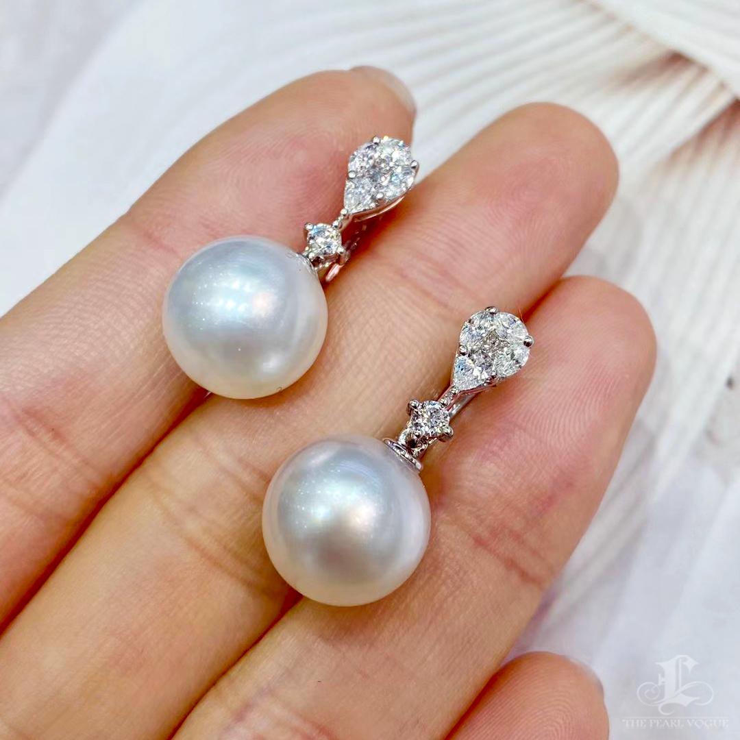 【Crown Radiance】Ever After South Sea Pearl and Brilliant Diamond Bridal Earrings In New Condition For Sale In New York, NY