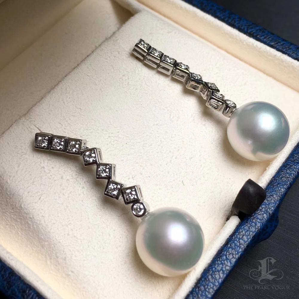 【Sculpted Geometry】Zigzag Line Aurora South Sea Pearl Diamond Earrings In New Condition For Sale In New York, NY