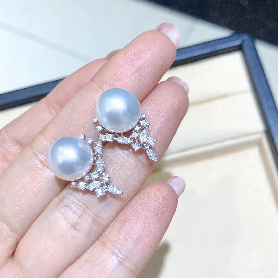 Women's 【Crown Radiance】Vine-Set Diamond Frame AAAA South Sea Pearl Evening Earrings For Sale